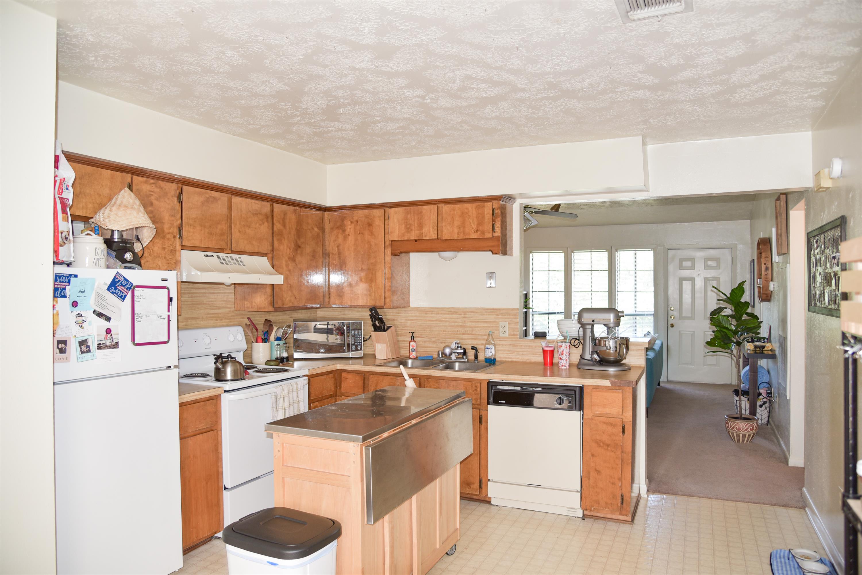 1900 Woodsman Drive - B